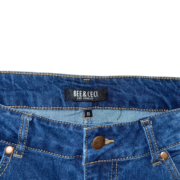 Blue Jeans Distressed - Picture 3 of 7